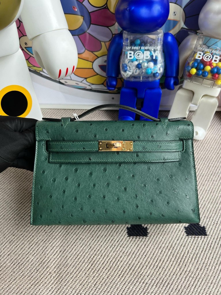 Minikelly pochette 🔹️ Vert verone ostrich 🔹️ Gold hardware 🔹️ Stamp U  (2022) For more information please contact us at : • Whatsapp :…
